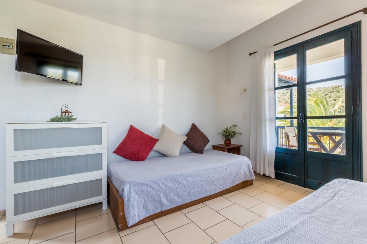 Agelos Studios Skopelos Town Bagian luar foto